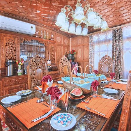 Kolu Group Of Houseboats Hotel Srinagar  Bagian luar foto