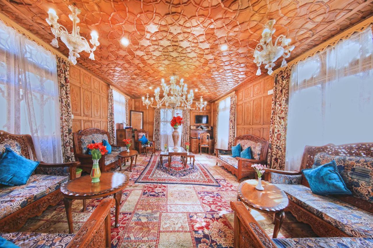 Kolu Group Of Houseboats Hotel Srinagar  Bagian luar foto