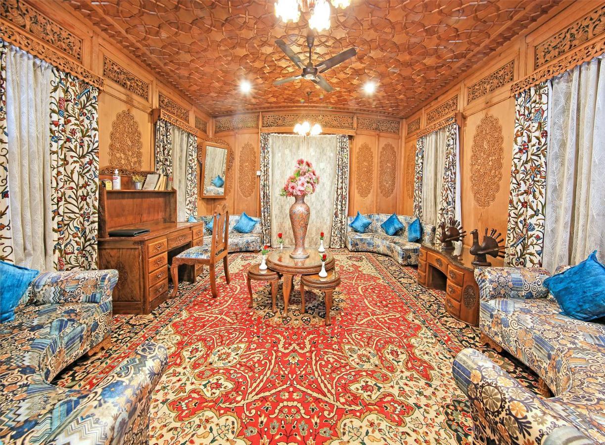 Kolu Group Of Houseboats Hotel Srinagar  Bagian luar foto