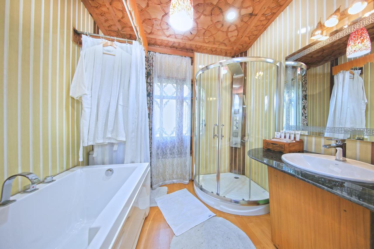 Kolu Group Of Houseboats Hotel Srinagar  Bagian luar foto