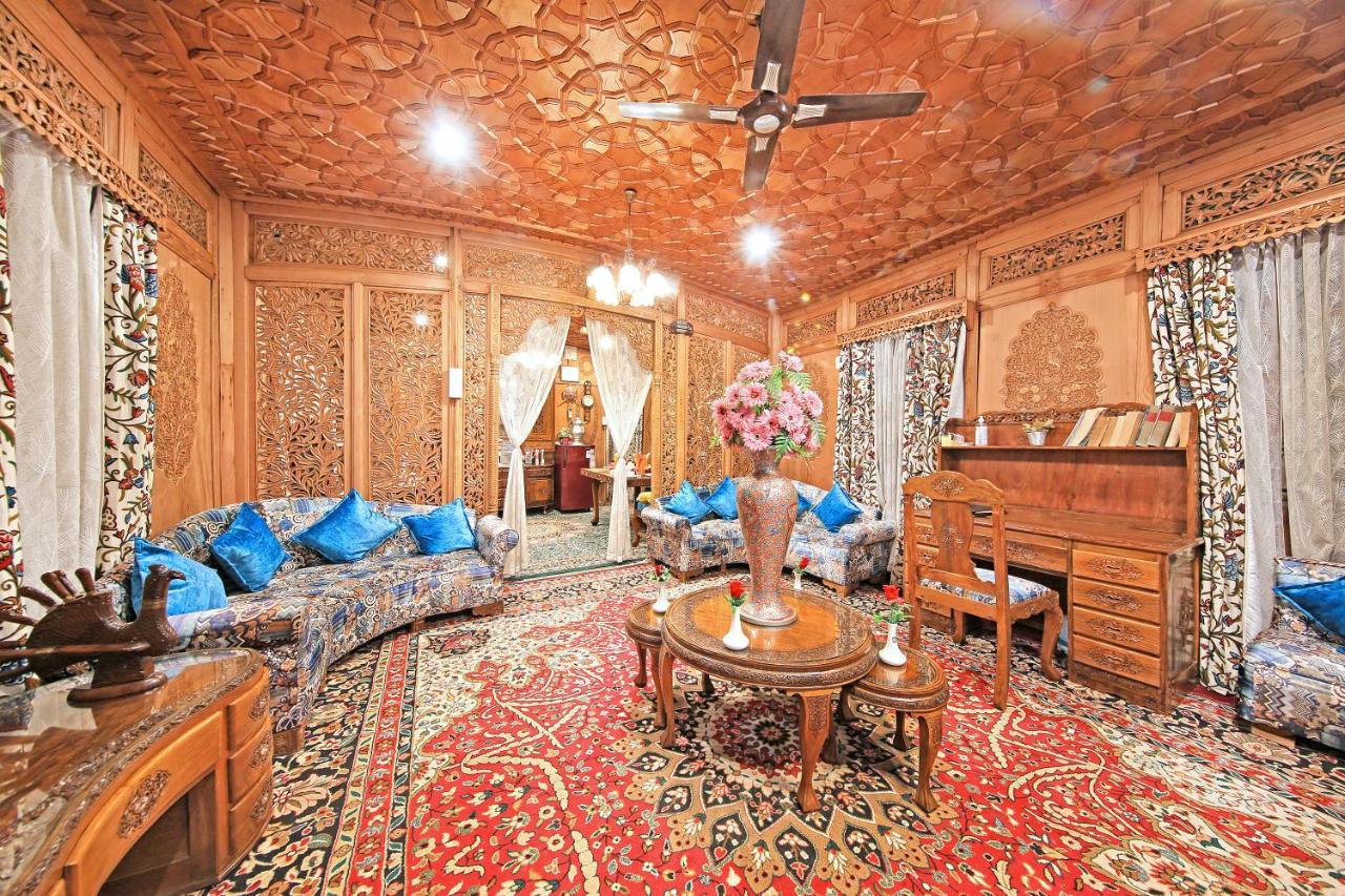 Kolu Group Of Houseboats Hotel Srinagar  Bagian luar foto