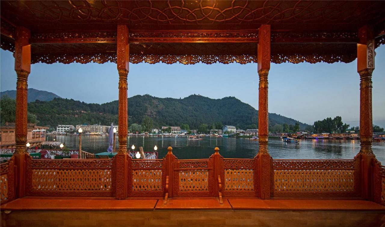 Kolu Group Of Houseboats Hotel Srinagar  Bagian luar foto
